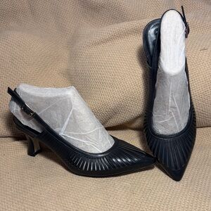 Walking Cradles Black Pointed Slingback 8.5W 3”Heels WIDE WIDTH